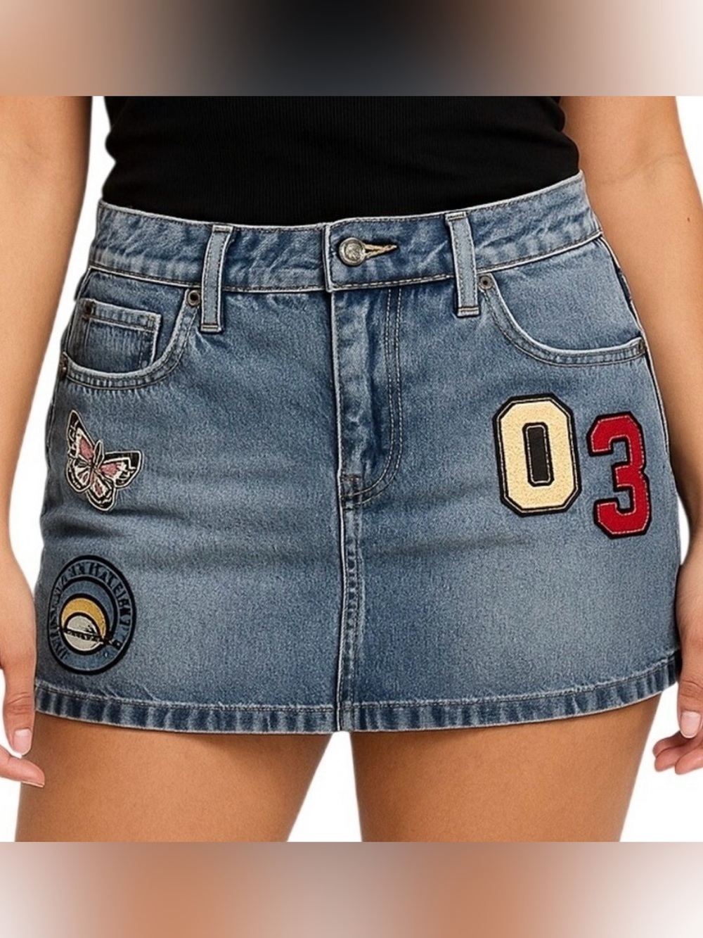 WILD FABLE TARGET IRON ON PATCHES DENIM MINI SKIRT BLUE MEDIUM WASH 
SIZE 2